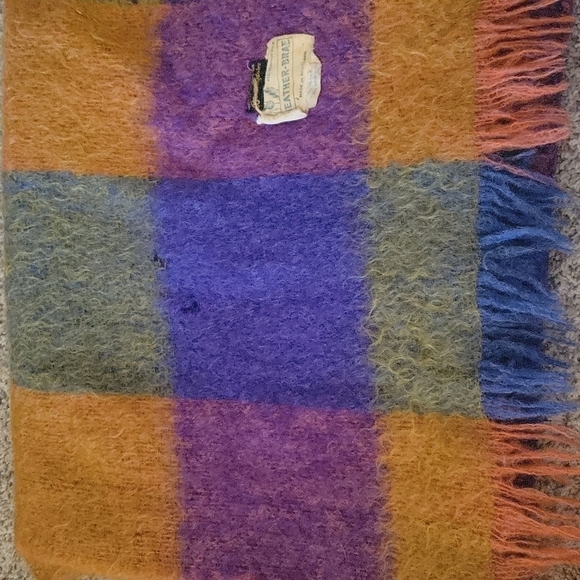Vtg Heather Brae Scottish Mohair Rainbow Fringe Shawl Wrap FLAWED - Picture 2 of 10